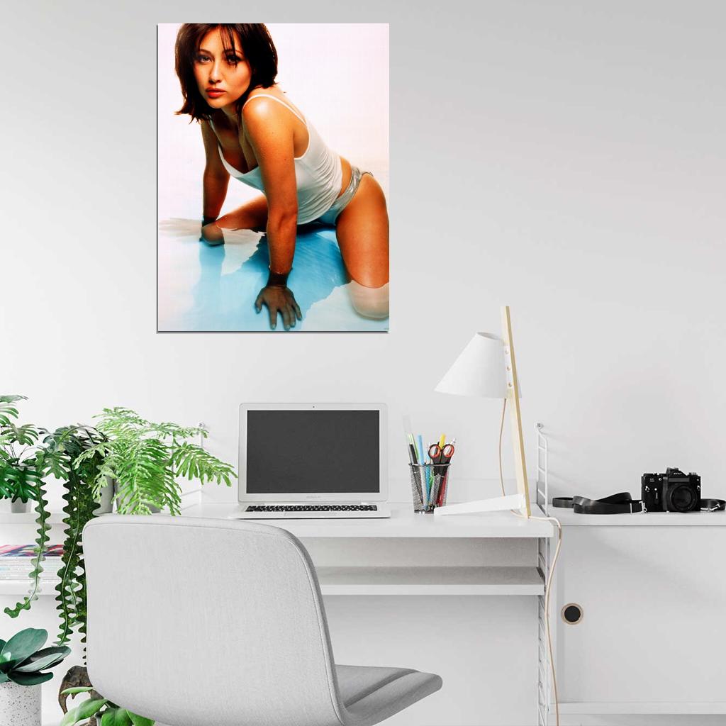 Shannen Doherty Sexy Beautiful Actress Wall Art Print Poster