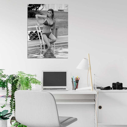 Raquel Welch Lady In Cement Sexy Vintage BW Wall Art Print Poster