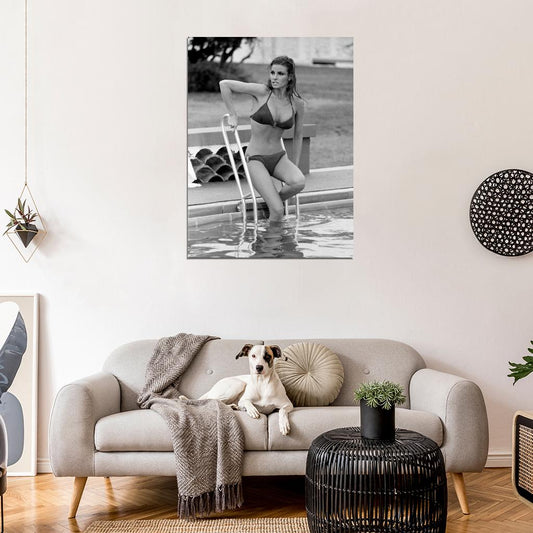 Raquel Welch Lady In Cement Sexy Vintage BW Wall Art Print Poster
